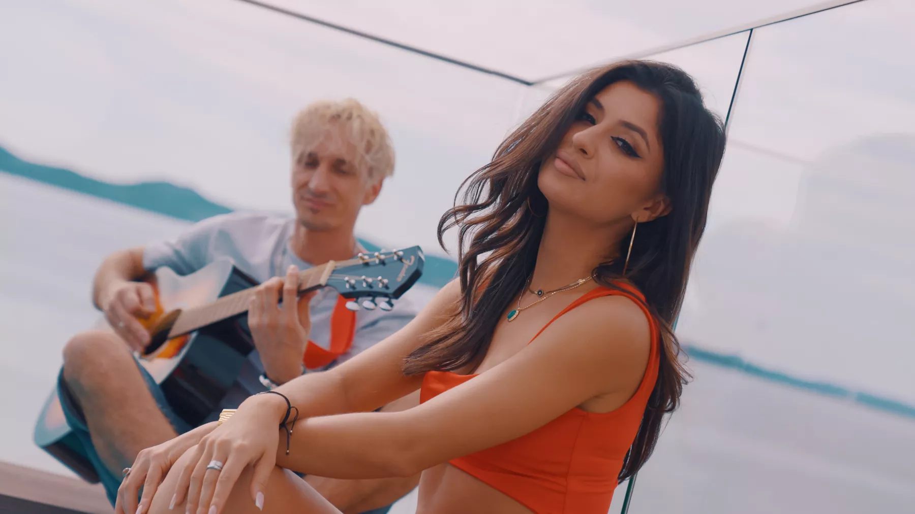 Gorąca premiera Raider! „Ona jest HOT” rozgrzeje parkiety i przypomni smak lata